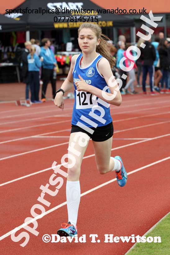 Womens under-17s 800 metres, Gateshead Tartan Games. Phot: David T. Hewitson/Sports for All Pics